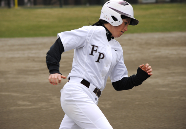 Softball Swept in DH by SNHU