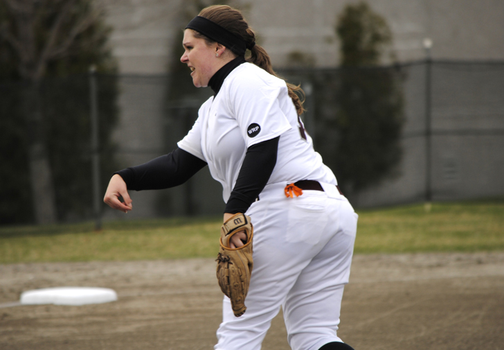Softball Swept by AIC in Saturday Doubleheader
