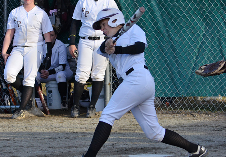 Missed chances leads softball to doubleheader defeat, swept by Bridgeport