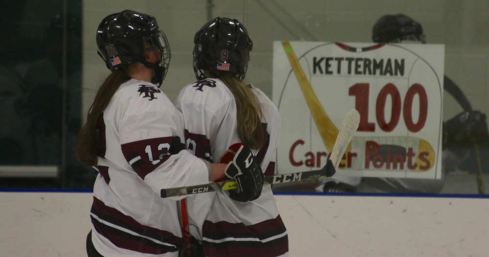 Ketterman’s 100th Career Point, Koop Pair Highlight Women’s Hockey’s 8-0 Win Against Post