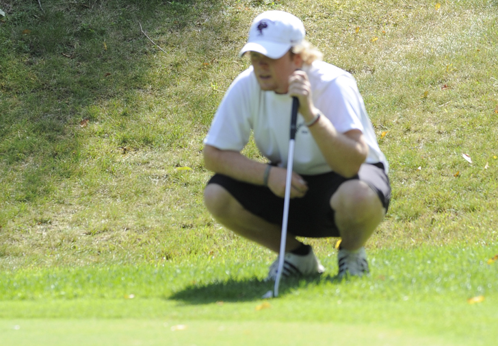 Golf Sits 8th Following Day 1 of AIC Spring Invitational