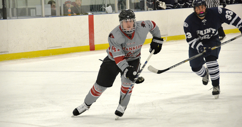 Men’s Ice Hockey Clipped at Stonehill, 3-2, on Early Third-Period Goal