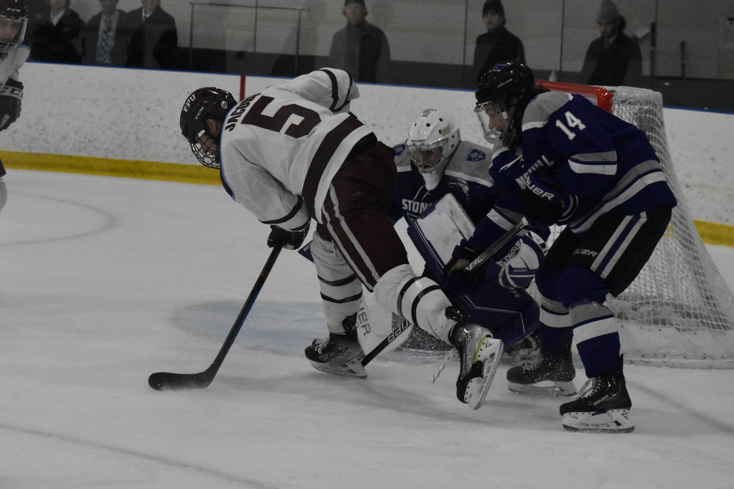 Jacobs' Third Period Pair Leads Men's Hockey to 4-3 Win over Post University