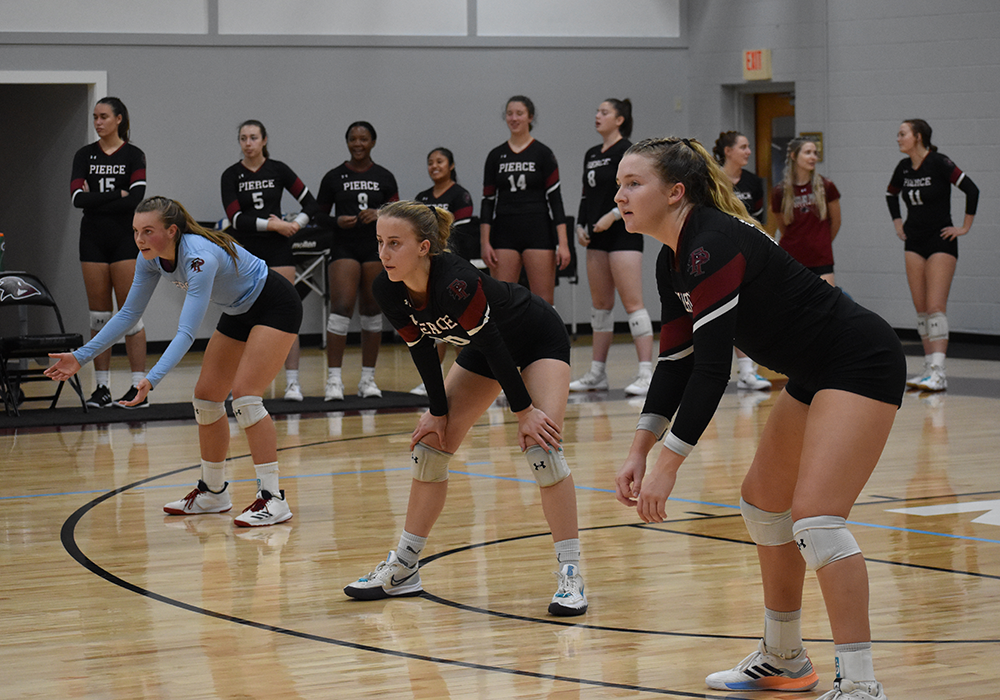 Volleyball Starts Strong, Stumbles Late In 4-3 Loss to New Haven