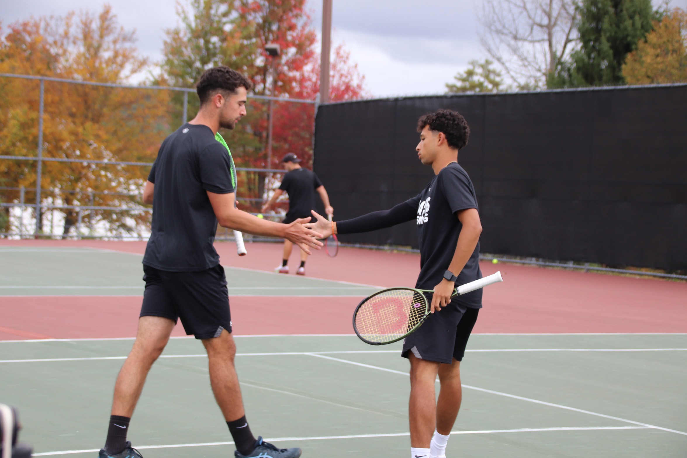 Ravens Tennis Sweeps Falcons 