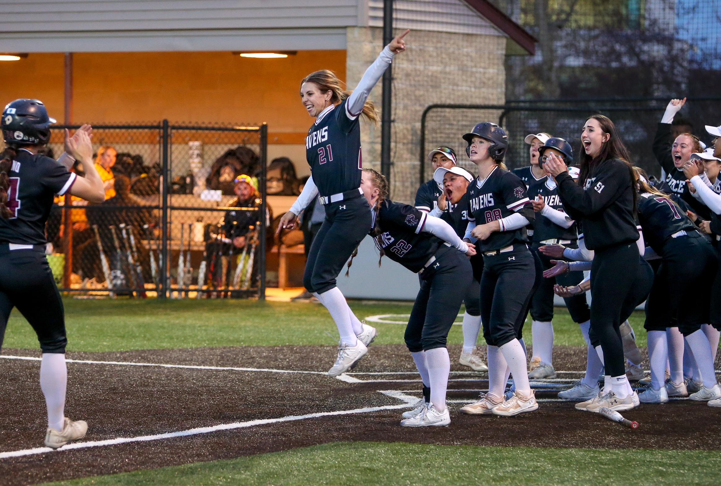 Softball Stings American International with Thursday Sweep, 7-3 and 8-0