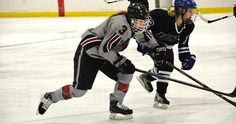 Second-Period Penalties Sink Women’s Ice Hockey at Holy Cross, 5-1