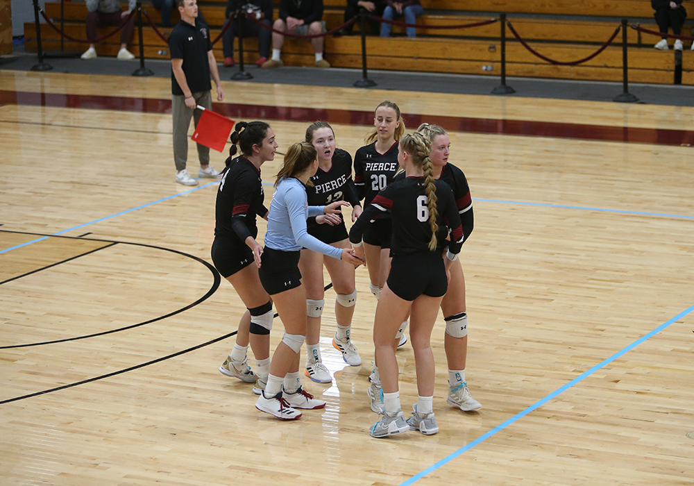 Volleyball's Energy Hampered In 3-0 Loss At AIC