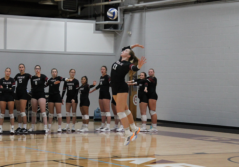 Fast Start In Fourth Set Powers Volleyball Past Saint Rose, 3-1
